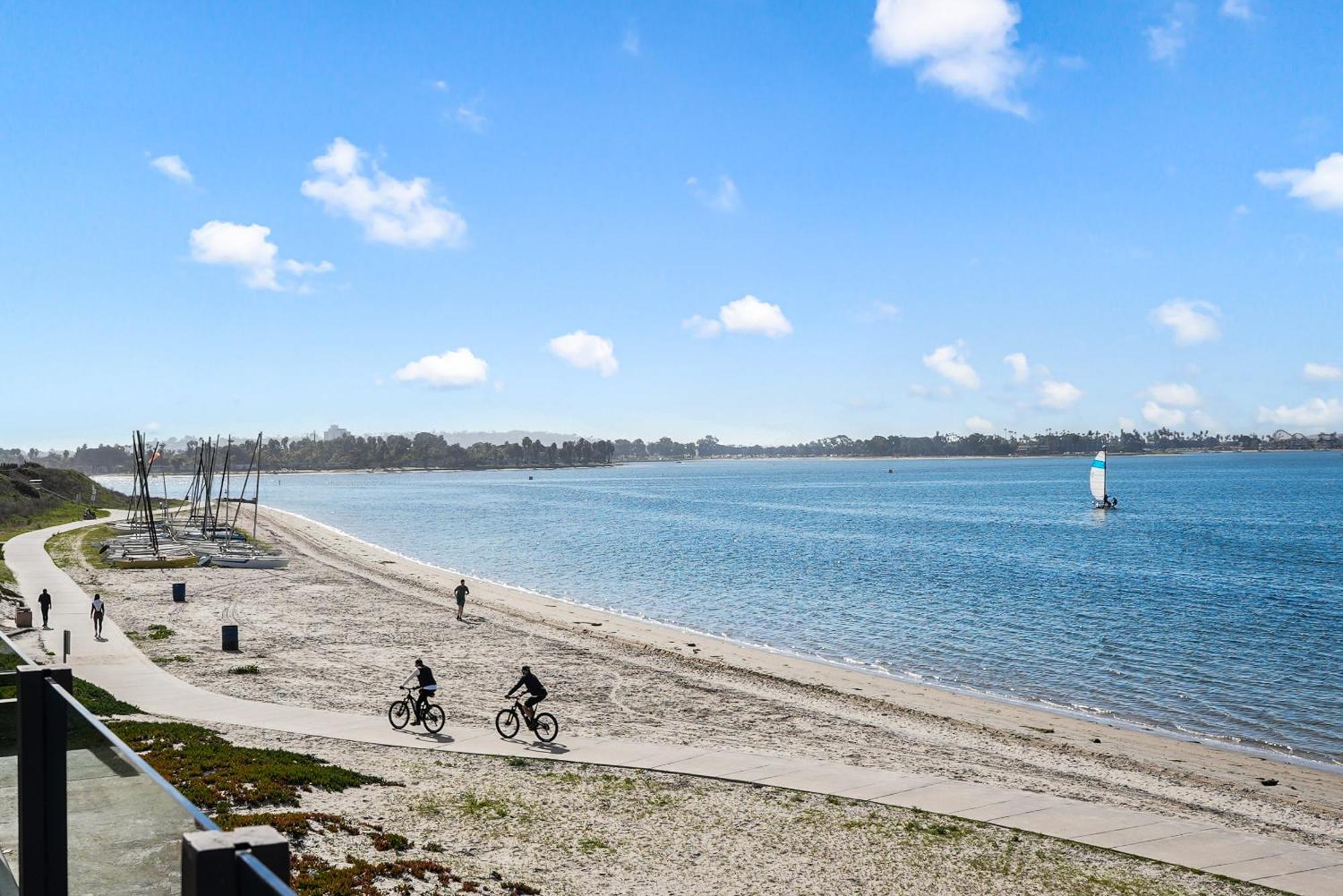 Mission Bay Dreams - W Bay Access, Parking, Pool & Holiday home San Diego