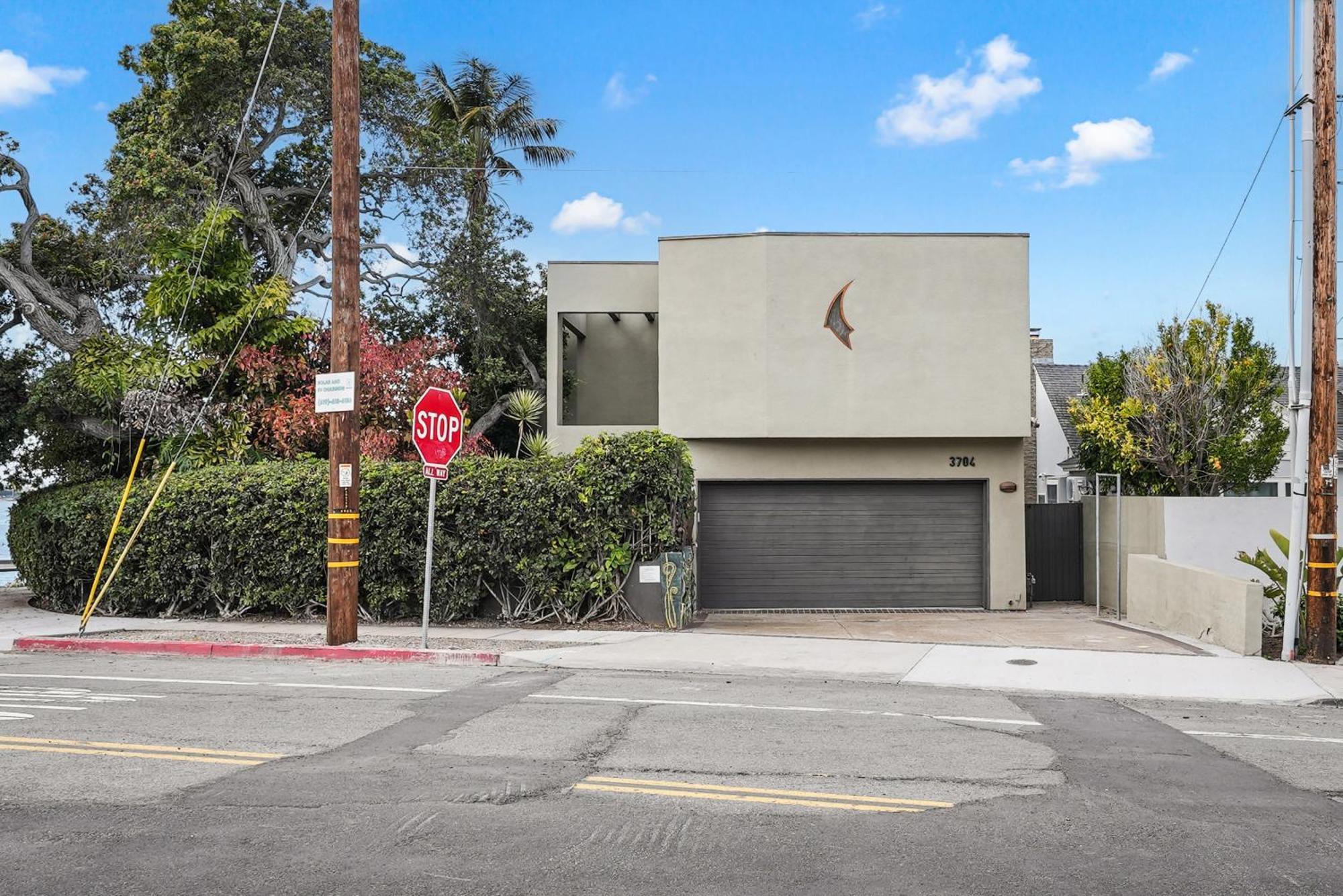 Mission Bay Dreams - W Bay Access, Parking, Pool & Holiday home *